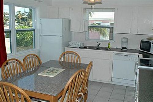 Pelican Beach Villas Marsh Harbour Bagian luar foto